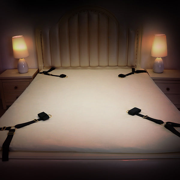 Bed bondage straps